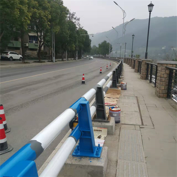 乐山防撞护栏